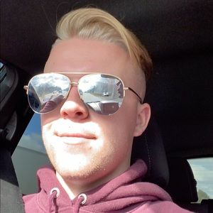 Meet your Posher, Chris